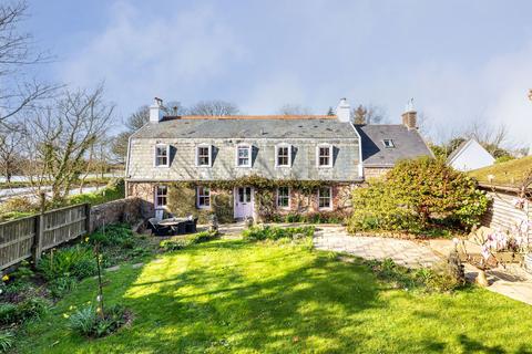 4 bedroom detached house for sale, Debonair
