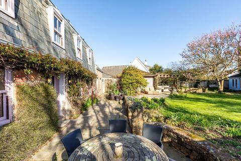 4 bedroom detached house for sale, Debonair