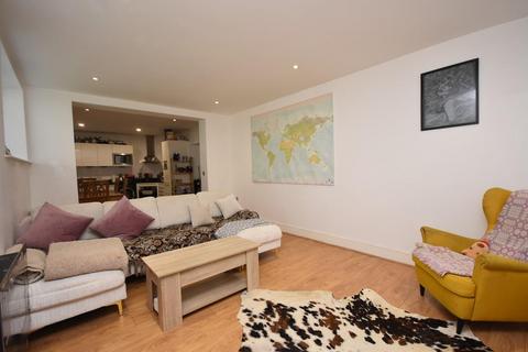 undefined, 21 Courtlands, Hayes Point, Sully, CF63 2PN