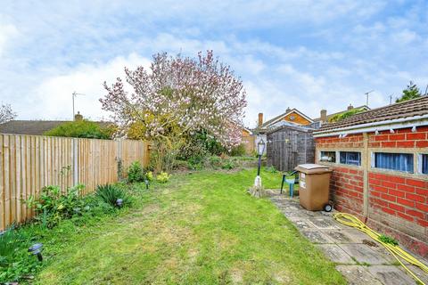 undefined, Canberra Gardens, Luton