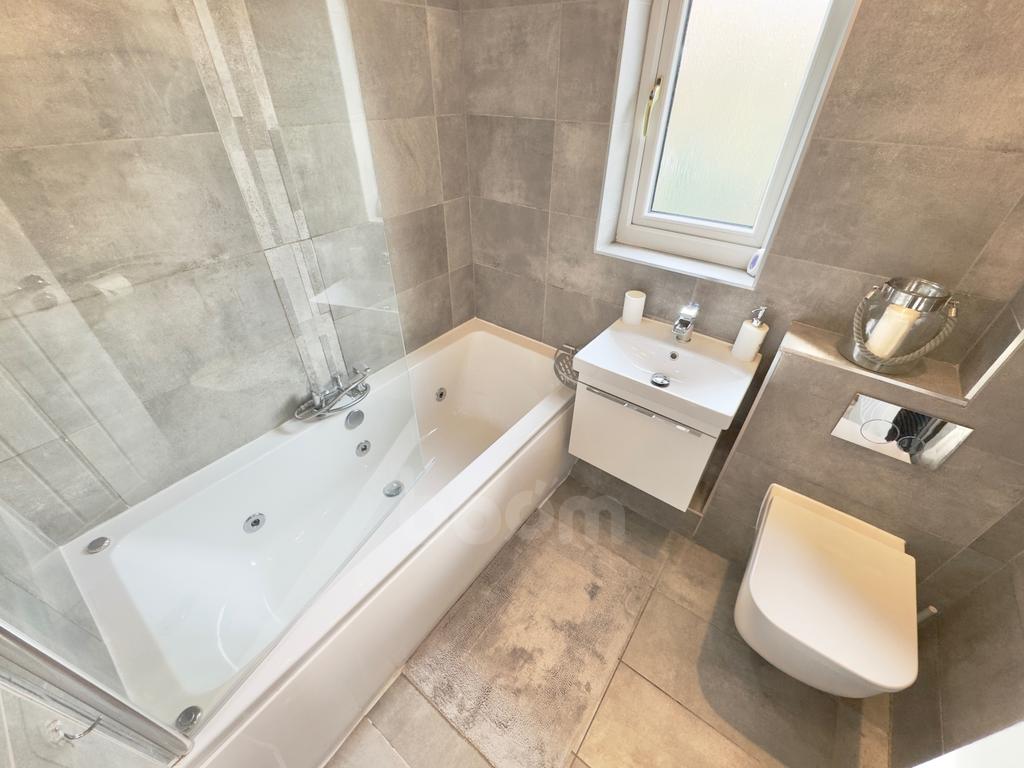 St.Andrews Place, Beith bathroom photo