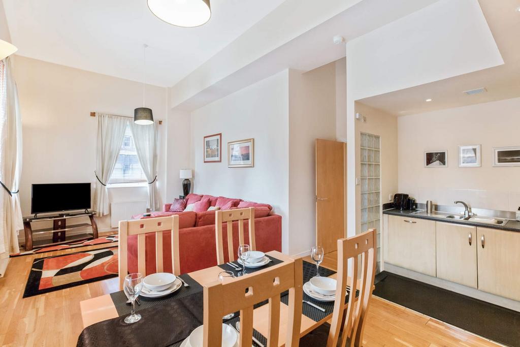 Lounge / kitchen / dining