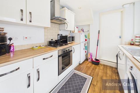 2 bedroom flat for sale, Queen Street, Birtley