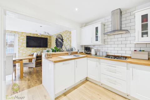 4 bedroom terraced house for sale, ST. LUKES WAY, ALLHALLOWS, ROCHESTER, ME3 9PR
