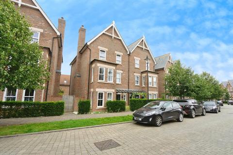 5 bedroom semi-detached house for sale, Wyvern Way, Burgess Hill