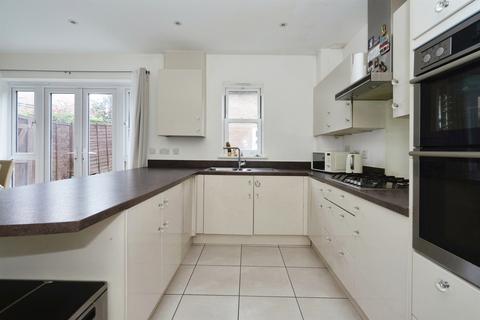 5 bedroom semi-detached house for sale, Wyvern Way, Burgess Hill