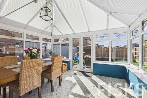 2 bedroom detached house for sale, Farm Road, Canvey Island, SS8