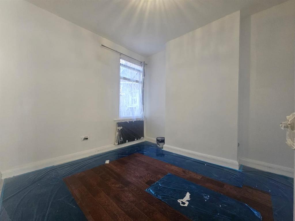 Bedroom 1...jpg