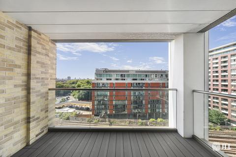 2 bedroom apartment to rent, Prince Of Wales Drive, London  SW11