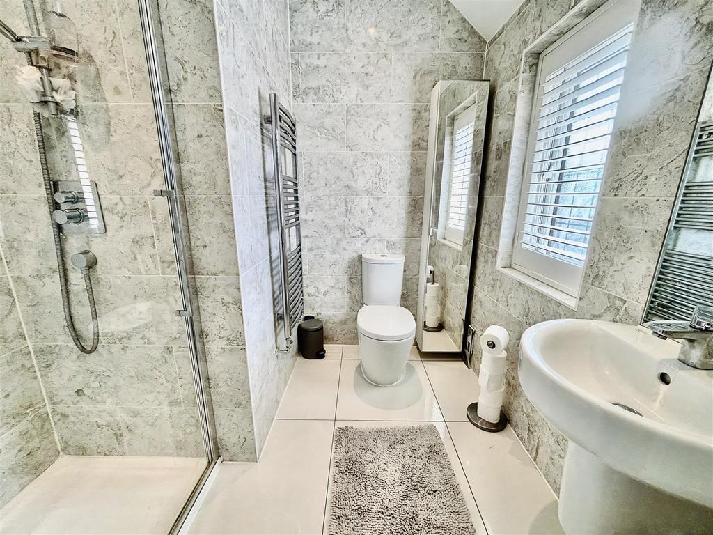 En Suite Shower Room W/C