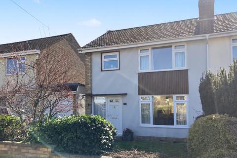 Mount Pleasant, walking distance to school, sports centre and central Wells