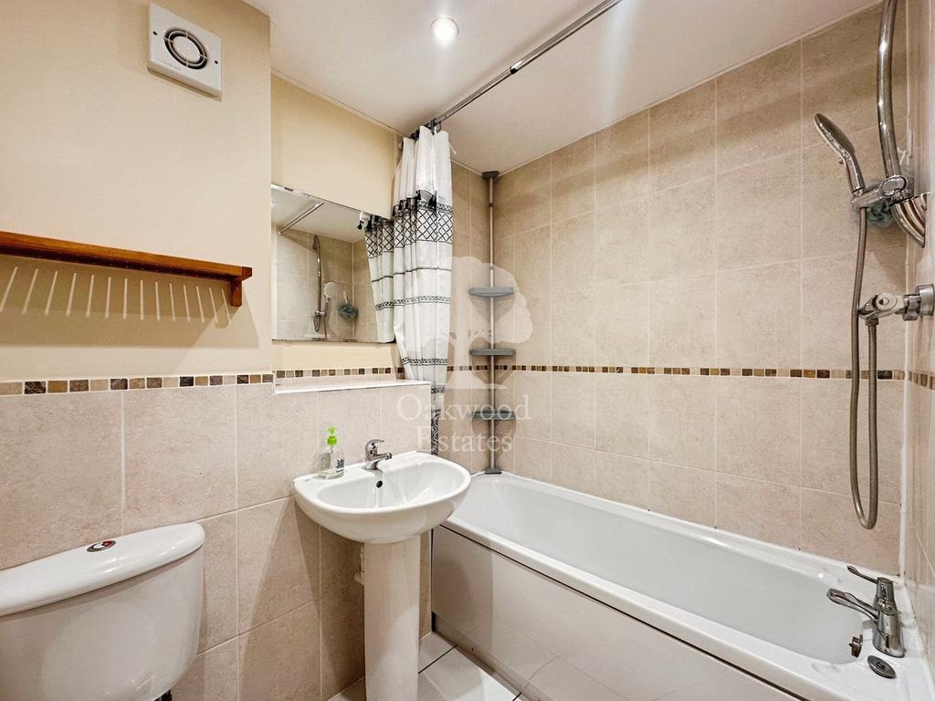 1st floor bathroom