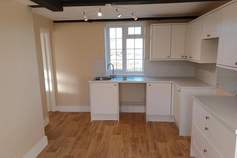 2 bedroom end of terrace house to rent, Lower Woodcott