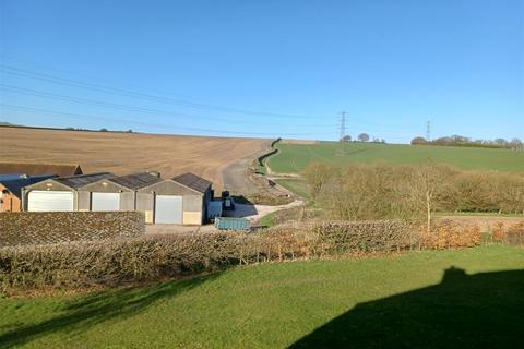 2 bedroom end of terrace house to rent, Lower Woodcott