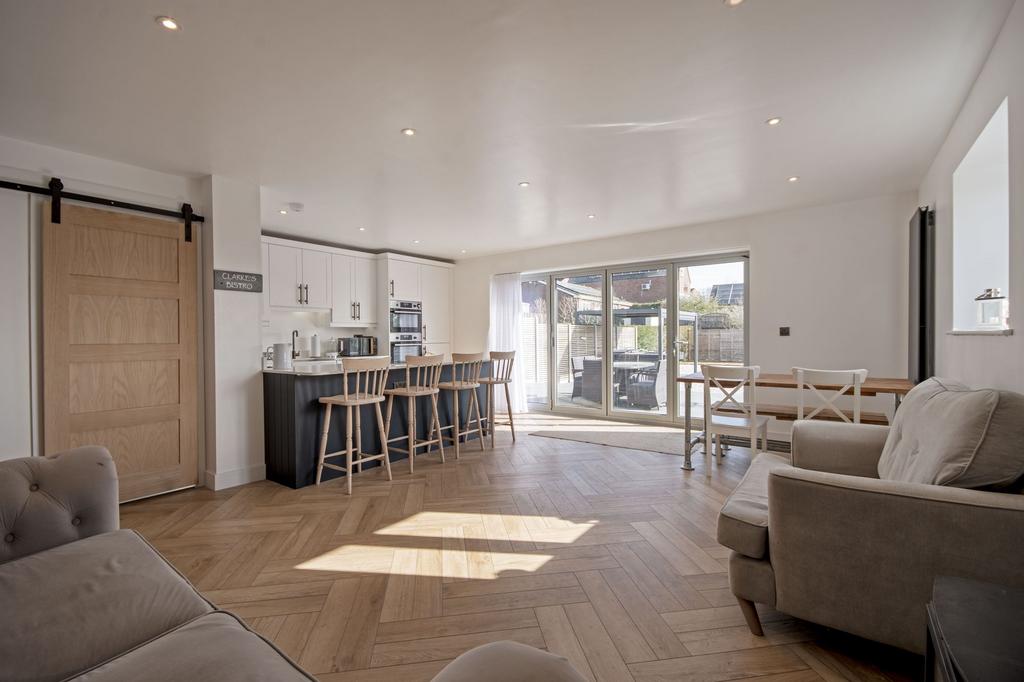 Open plan kitchen / dining room / lounge