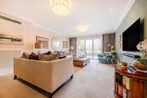 3 bedroom flat for sale, Cockfosters Road, Hadley Wood, EN4