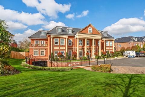 3 bedroom flat for sale, Cockfosters Road, Hadley Wood, EN4