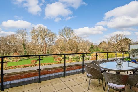 3 bedroom flat for sale, Cockfosters Road, Hadley Wood, EN4