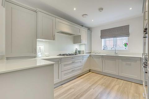 4 bedroom detached house for sale, Hughes Crescent, Wickford, SS11