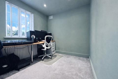 2 bedroom maisonette for sale, Southend Lane, London, SE6