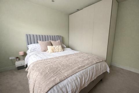 2 bedroom maisonette for sale, Southend Lane, London, SE6