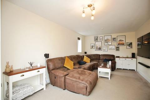 4 bedroom semi-detached house for sale, Curtis Close, RUGBY