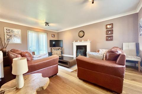 3 bedroom semi-detached house for sale, Yateholm Drive, Westwood Park BD6
