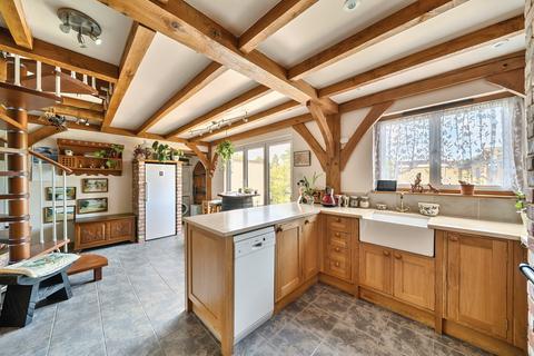 2 bedroom house for sale, Guildford Road, Westcott, RH4
