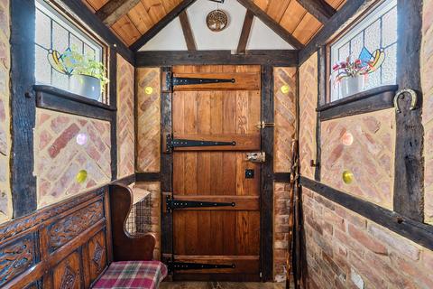 2 bedroom house for sale, Guildford Road, Westcott, RH4