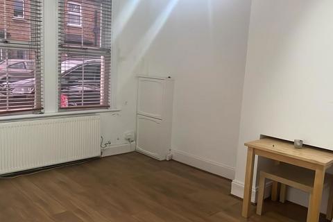 2 bedroom maisonette to rent, Cowley Road, London E11