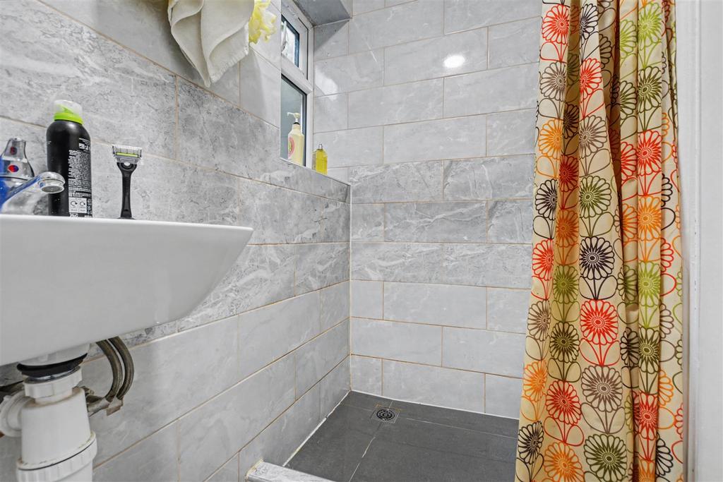 Annex Shower Room 2.jpeg
