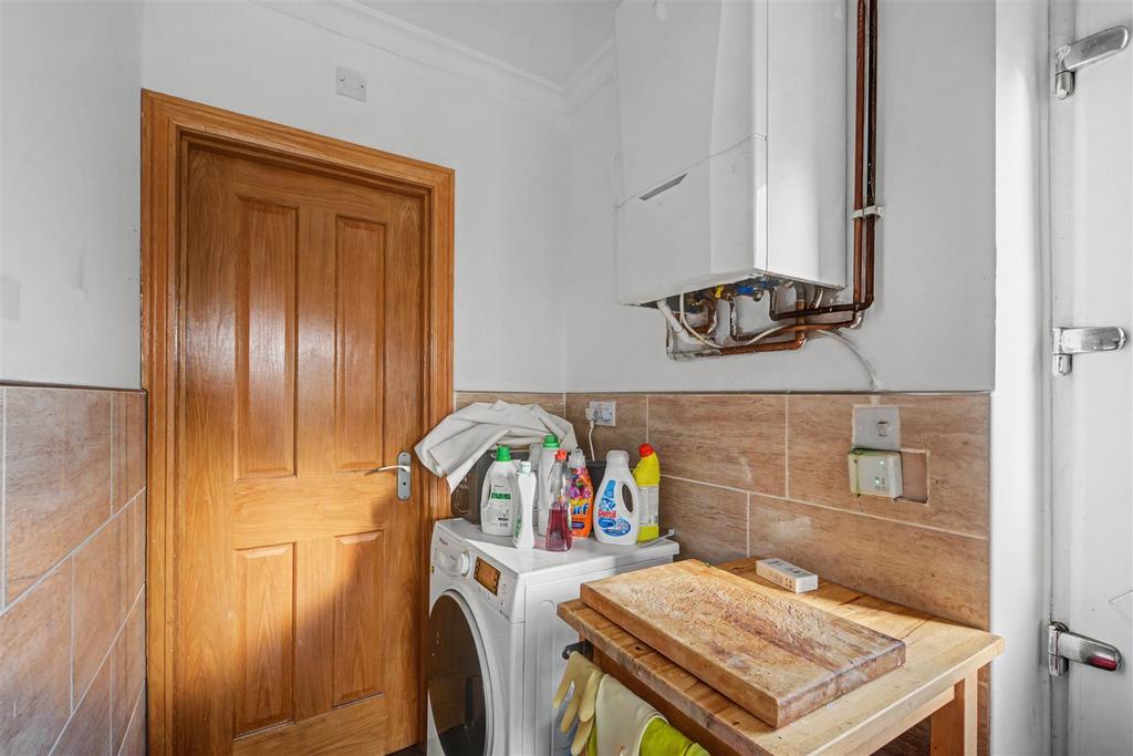 Kitchen 4.jpeg