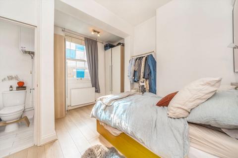 undefined, City Road, London EC1V
