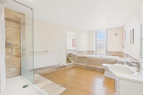 2 bedroom flat for sale, Robson Street, Low Fell, NE9