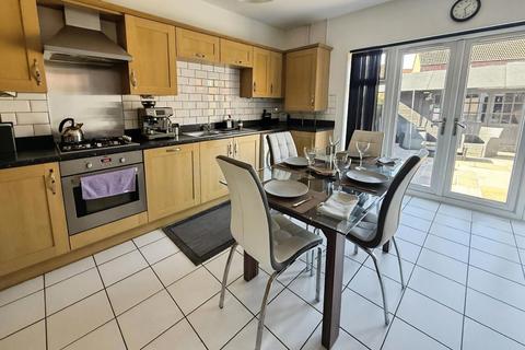 4 bedroom end of terrace house for sale, Peterson Drive, Grimsby DN36