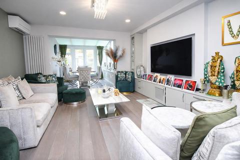 undefined, Aurora Close, Watford WD25