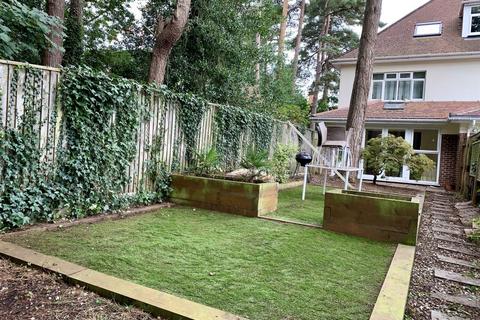 2 bedroom apartment to rent, Howard Road, Queens Park