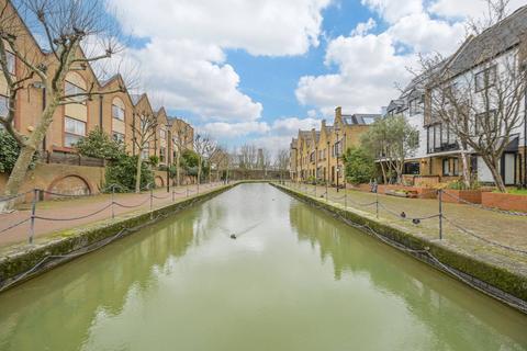 undefined, Waterman Way, Wapping, London, E1W