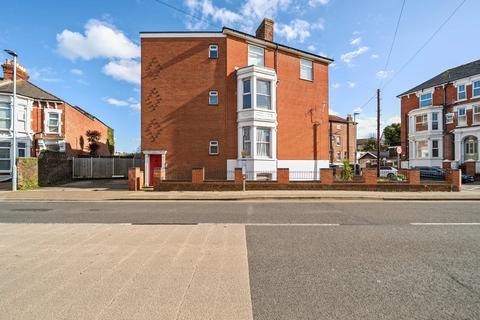 Flat - Waveley Court, Southsea PO4