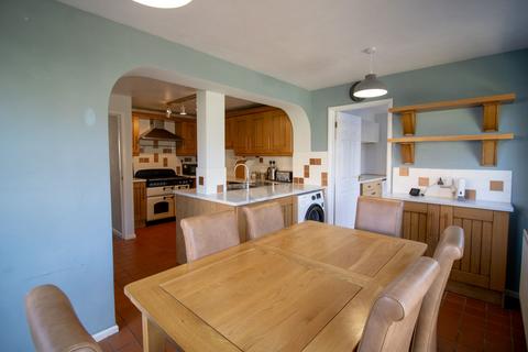 4 bedroom end of terrace house for sale, Field Close, Houghton-on-the-Hill