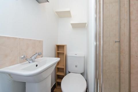 Studio to rent, Dalling Road, London, W6