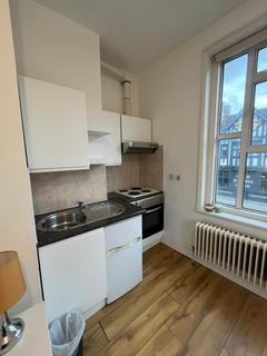 Studio to rent, Dalling Road, London, W6