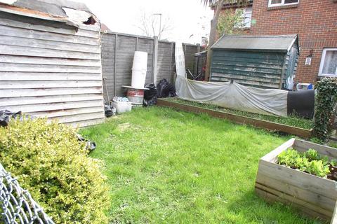 undefined, Shaw Drive, Walton-On-Thames