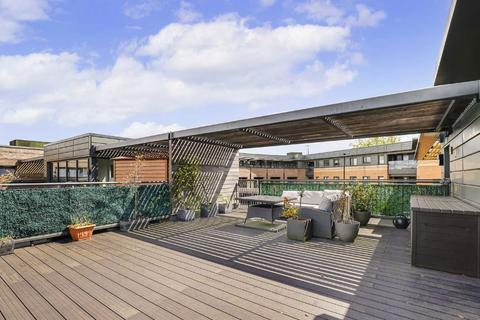 2 bedroom flat for sale, Fairbourne Road, London SW4