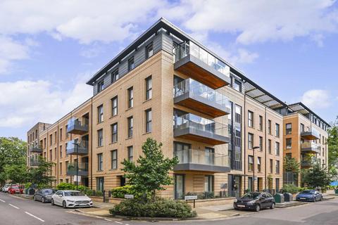 2 bedroom flat for sale, Fairbourne Road, London SW4