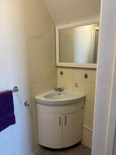 undefined, Great West Road, Isleworth TW7