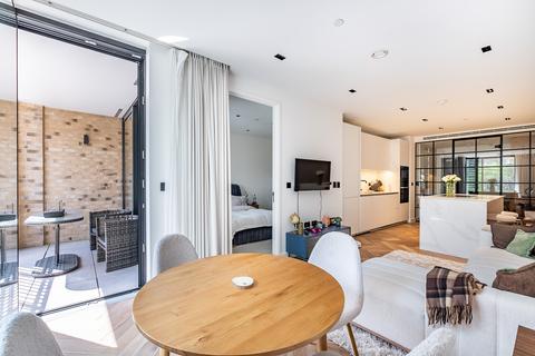 1 bedroom flat for sale, Cluny Mews, London, SW5