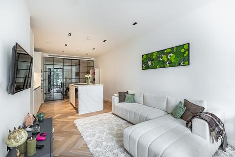 1 bedroom flat for sale, Cluny Mews, London, SW5