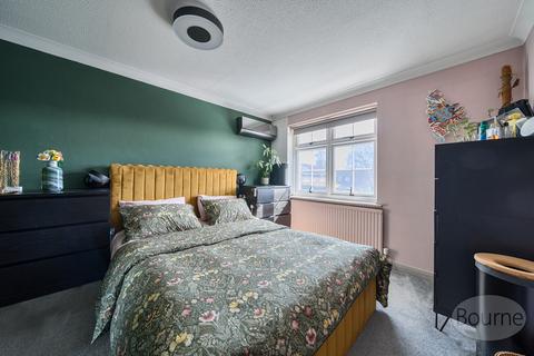 4 bedroom semi-detached house for sale, Mossfield, Cobham, Surrey, KT11