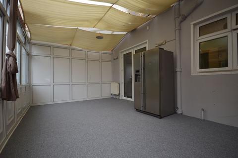 undefined, Hainault Road, Romford, RM5 3AR